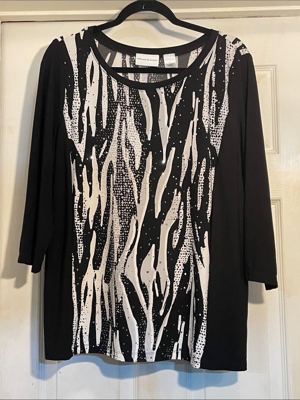 Alfred Dunner Black & White Abstract Stripe Long-Sleeve Top